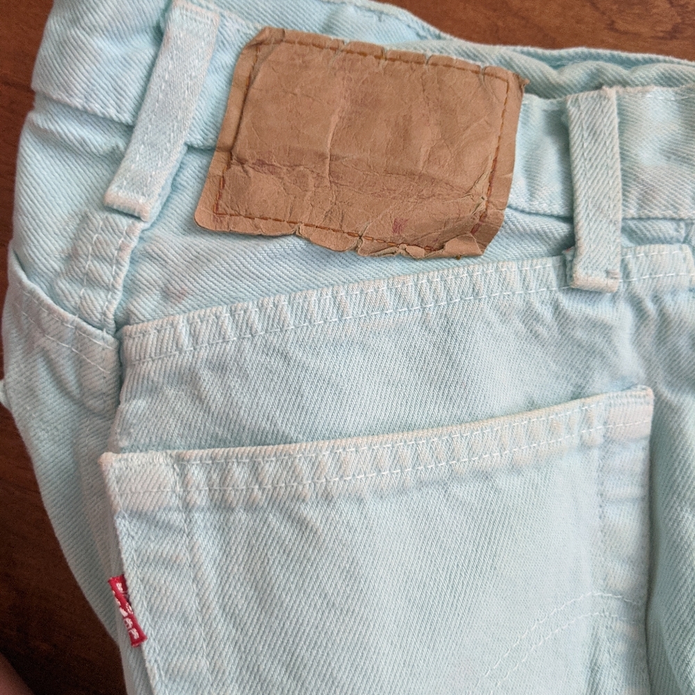 Levi's - Picture 2 of 3